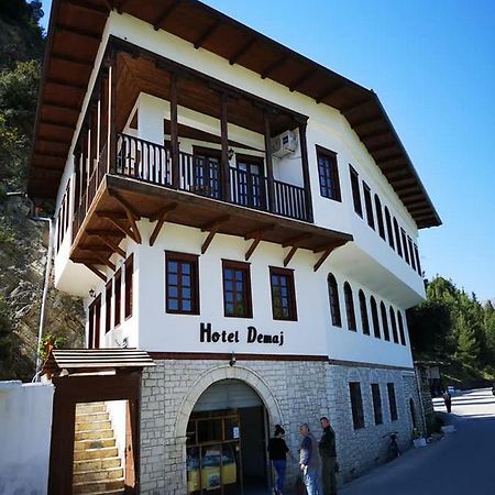 Hotel Demaj ベラト エクステリア 写真